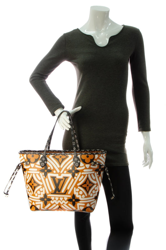 Crafty Neverfull MM Tote Bag - Giant Monogram